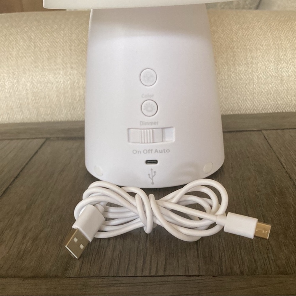 đ Color Changing LED Table Lamp ~ Night Lamp ~ Lantern ~ Unisex ~ All ages - Picture 12 of 16